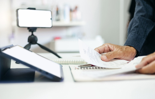 自己没有开发票，只是介绍他人开具普通发票构成虚开发票吗？